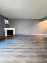 7640 Woodview St in Westland, MI - Building Photo - Building Photo