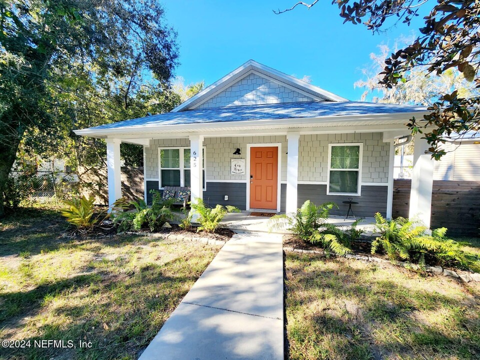 625 Francis St in St. Augustine, FL - Foto de edificio