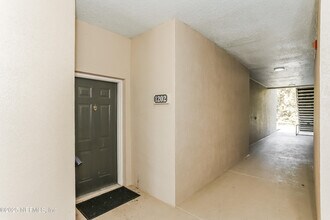 8601 Beach Blvd in Jacksonville, FL - Building Photo - Building Photo
