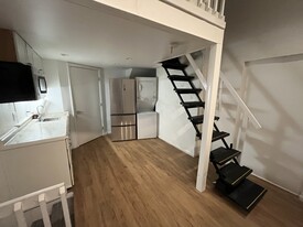 1001 SE 2nd Ct in Fort Lauderdale, FL - Building Photo