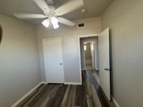 1536 Thornton St in Hanford, CA - Building Photo - Building Photo