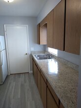 3307 henry st in Midland, MI - Foto de edificio - Building Photo