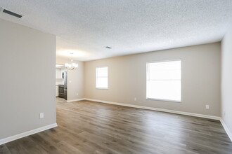 909 Black Knight Dr in Valrico, FL - Building Photo - Building Photo
