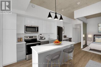 7 Erie Ave in Brantford, ON - Building Photo - Building Photo