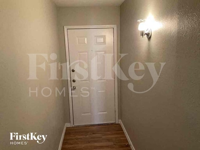 1005 Loving Trail in Grand Prairie, TX - Building Photo - Building Photo