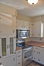 143 N Hwy 101 in Landrum, SC - Building Photo - Building Photo