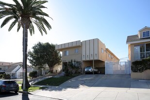 5012 Maplewood Ave in Los Angeles, CA - Building Photo