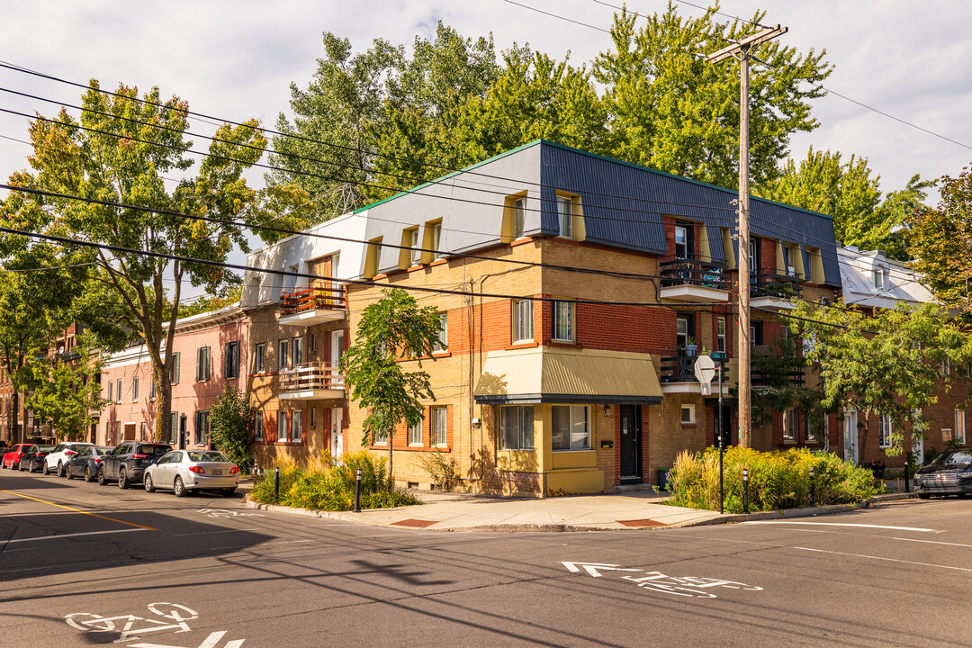 1551-1555 Logan Rue in Montréal, QC - Building Photo