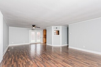 403 Brownstone Dr in Englewood, OH - Building Photo - Building Photo