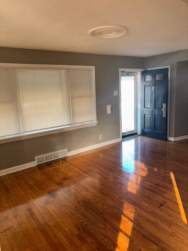 property at 1534 Orchid Ave