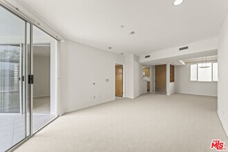 171 N Church Ln in Los Angeles, CA - Building Photo - Building Photo