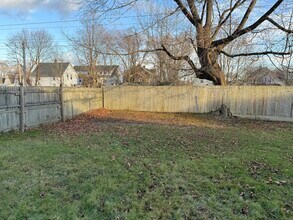 10 Wilford Ct in Stonington, CT - Building Photo - Building Photo