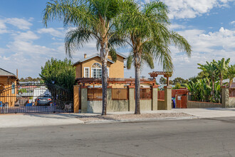 3731 37th St in San Diego, CA - Foto de edificio - Building Photo