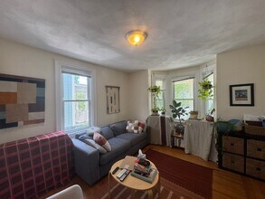 135 Morrison Ave, Unit 1 in Somerville, MA - Foto de edificio - Building Photo