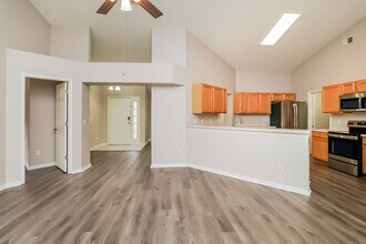 1870 Smoketree Cir in Apopka, FL - Foto de edificio - Building Photo