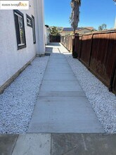 133 Greenmeadow Cir in Pittsburg, CA - Building Photo - Building Photo