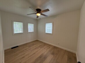 2418 2nd St in East Moline, IL - Building Photo - Building Photo