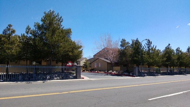 Terraview Apartments in Reno, NV - Building Photo - Building Photo