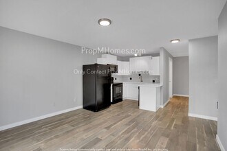 7307 SE 76th Ave in Portland, OR - Building Photo - Building Photo