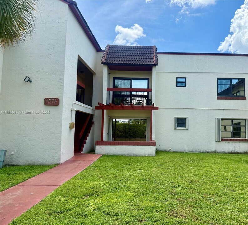8650 SW 149th Ave in Miami, FL - Building Photo