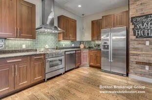 45 Vinton St, Unit #5 in Boston, MA - Building Photo