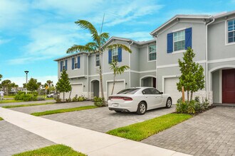 4330 Pond Lily Ln in Greenacres, FL - Building Photo - Building Photo