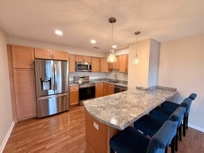 1006 Paradise Rd, Unit 3R in Swampscott, MA - Building Photo - Building Photo