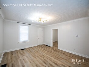 30 Elm St in St Catharines, ON - Building Photo - Building Photo