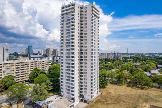 The Montego in Toronto, ON - Building Photo - Building Photo