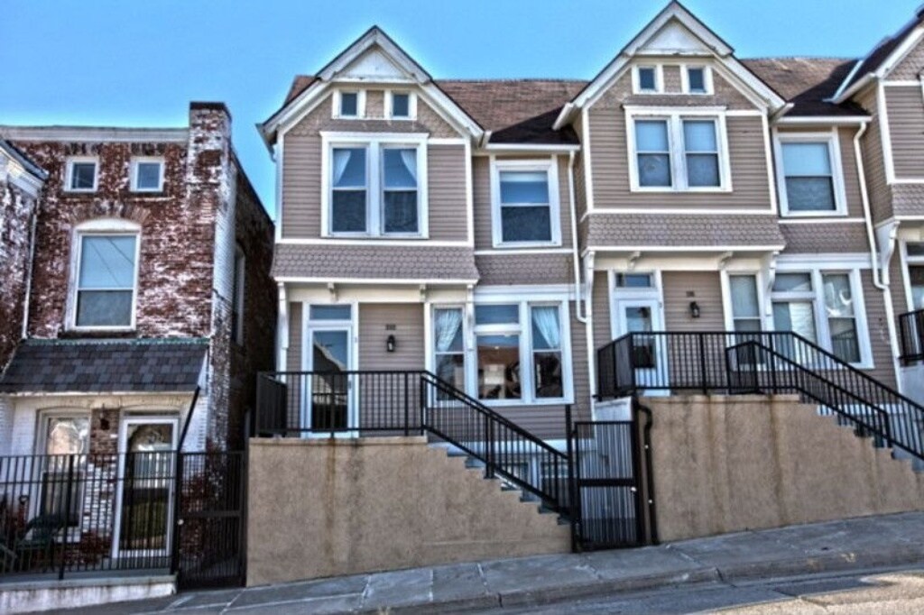 Jamieson Townhomes in Omaha, NE - Building Photo