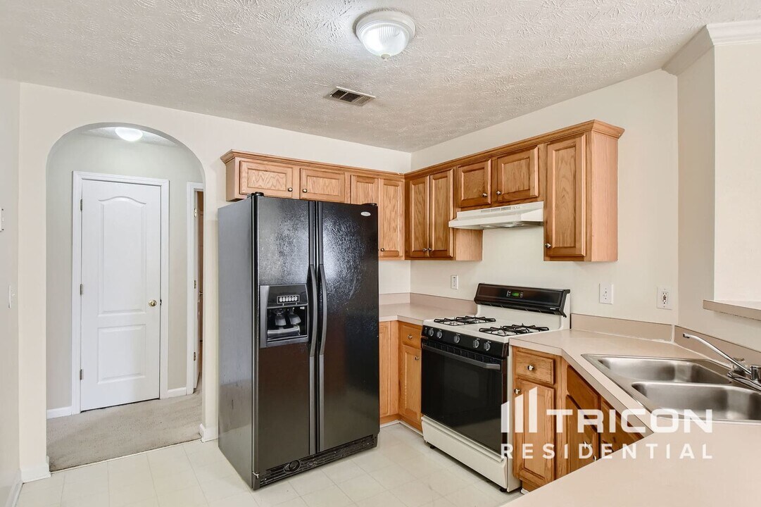 8140 Chapman Terrace in Mcdonough, GA - Building Photo