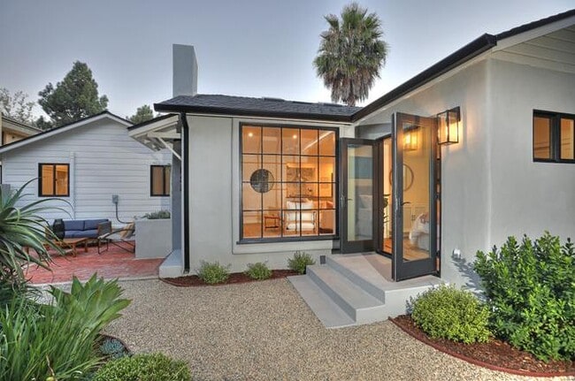 436 W Valerio St in Santa Barbara, CA - Building Photo - Building Photo