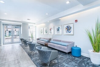The Residences on Broadway in Boston, MA - Foto de edificio - Building Photo