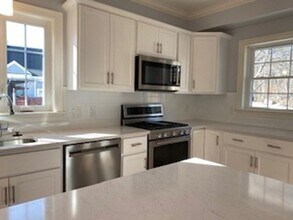 165 Cambridge Rd in Woburn, MA - Building Photo - Building Photo