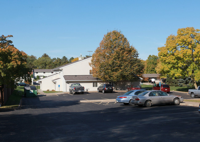 River Falls Terrace Apartments in River Falls, WI - Building Photo - Building Photo