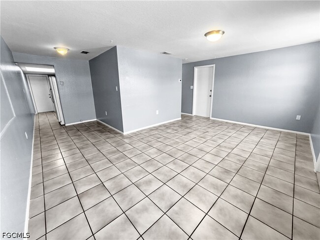 property at 6617 Warwick Cir