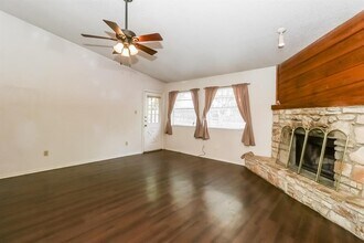 1002 Country Aire Dr in Round Rock, TX - Building Photo - Building Photo