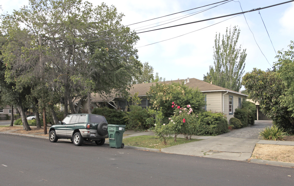 812-820 Hopkins Ave in Redwood City, CA - Building Photo