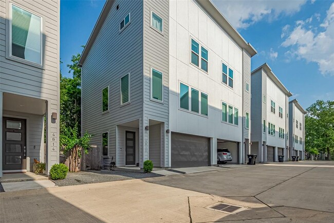 property at 4812 Martin Oaks Ln