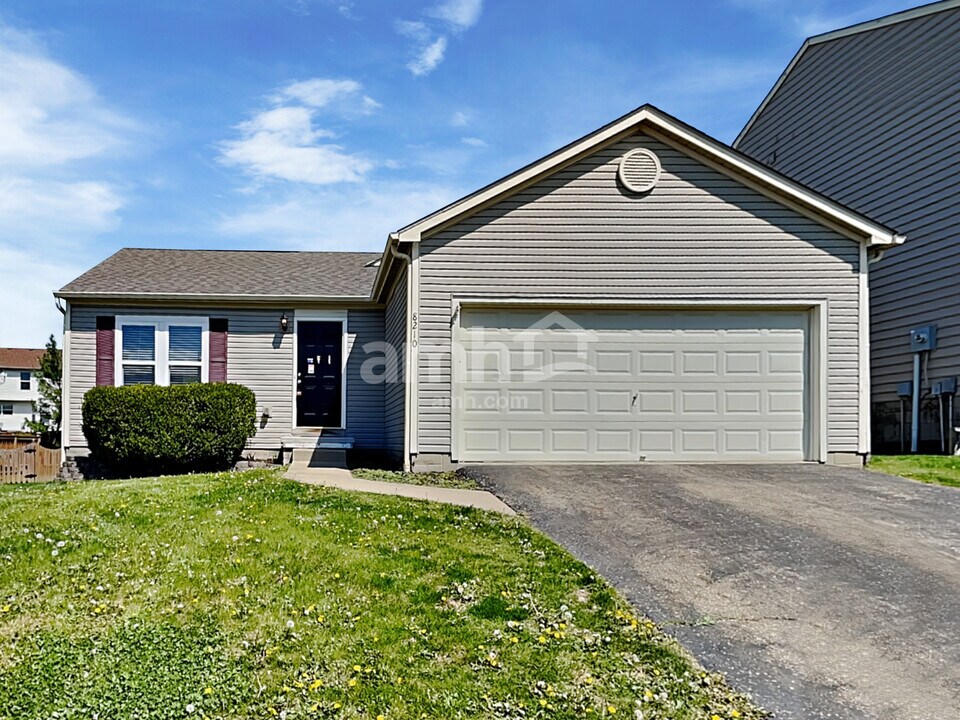 8210 Mariposa St in Blacklick, OH - Building Photo