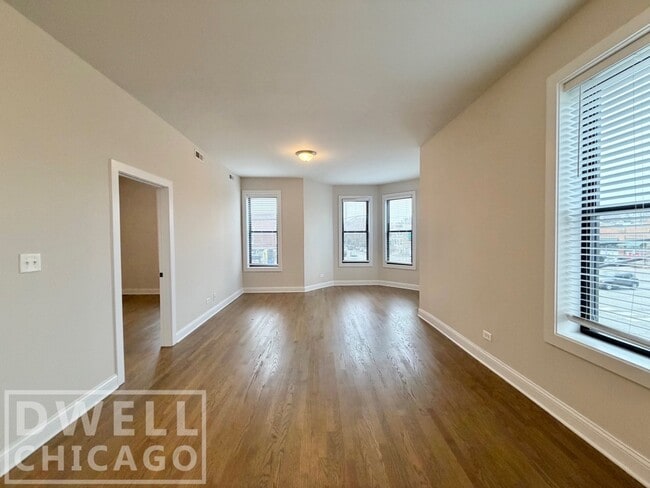 3401 W Fullerton Ave, Unit 2 in Chicago, IL - Building Photo - Building Photo