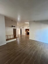 2450 S Cain Ct in Visalia, CA - Building Photo - Building Photo