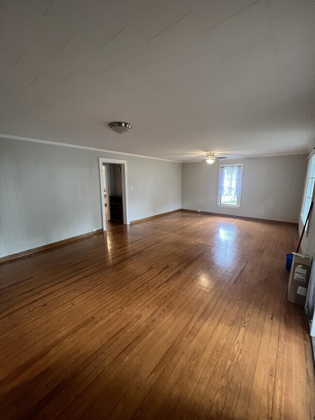 1107 Trogdon St in North Wilkesboro, NC - Building Photo - Building Photo