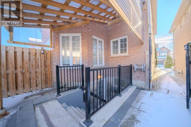 20 Driscoll Dr in Ajax, ON - Building Photo - Building Photo