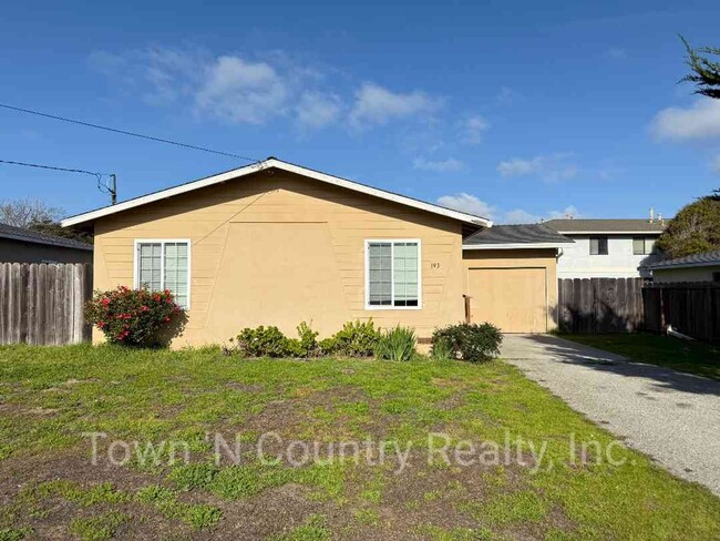 193 Terry Cir in Marina, CA - Building Photo - Building Photo