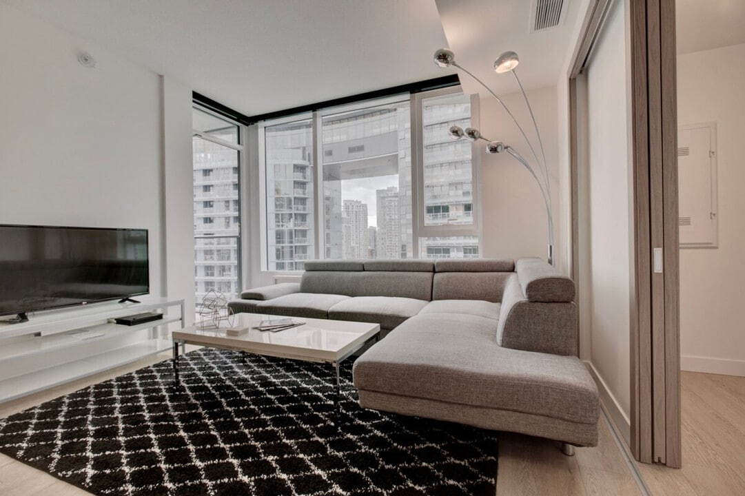 87 Nelson St., Unit SI ID1438679P in Vancouver, BC - Building Photo