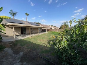 11001 Cactus Valley Dr in Bakersfield, CA - Building Photo - Building Photo