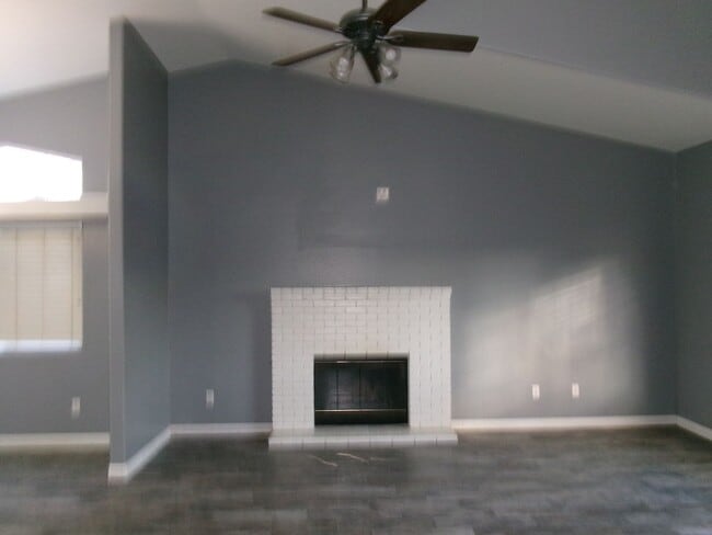 12506 Andes Ave in Bakersfield, CA - Building Photo - Building Photo