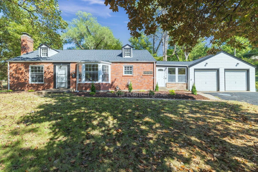 524 Gerald Pl in Ferguson, MO - Building Photo