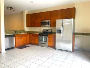 57 Northfield Terrace in Wheeling, IL - Building Photo - Building Photo